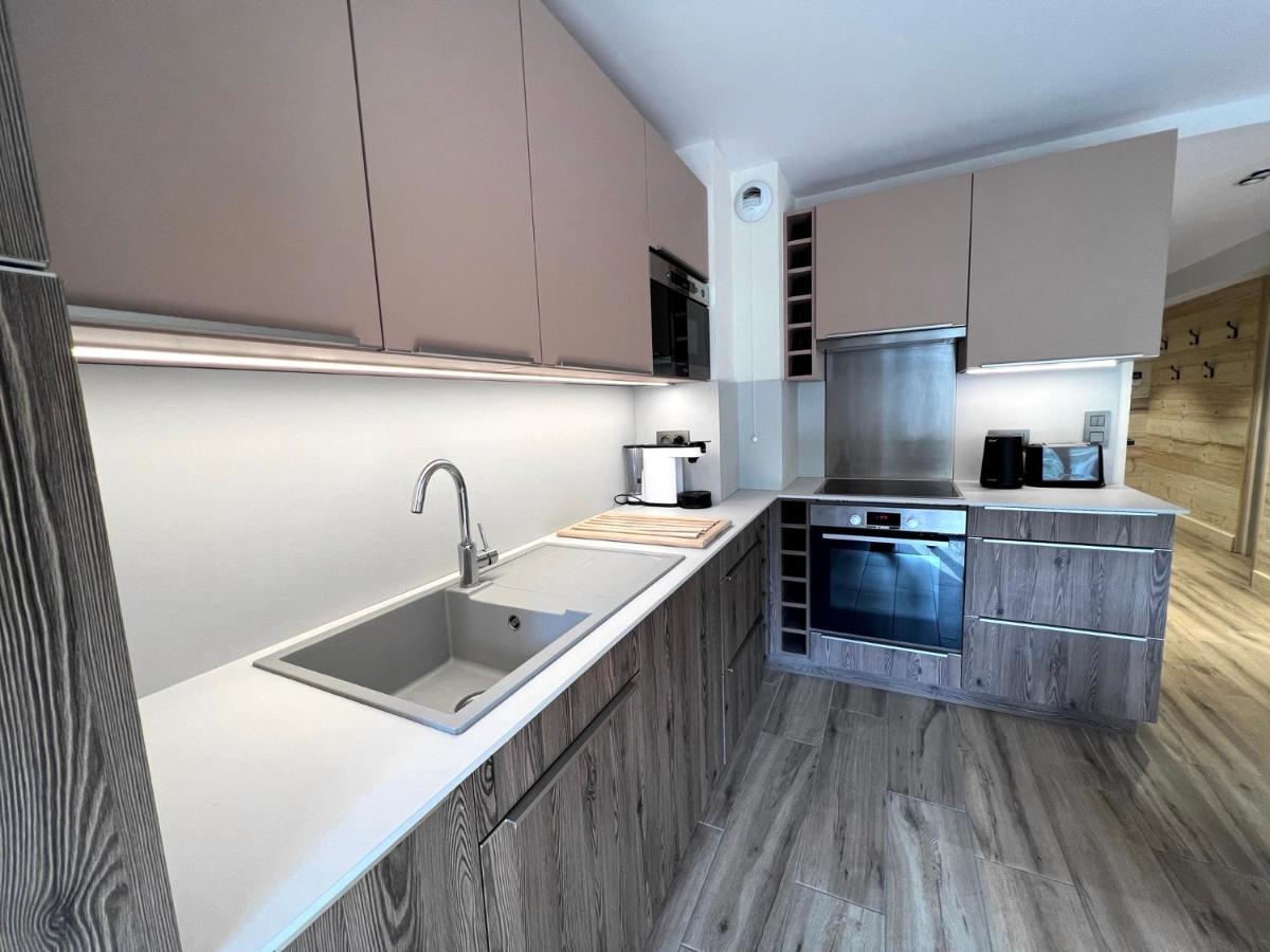 Ours Polaire Bel Appartement Village Et Pistes La Clusaz Luaran gambar