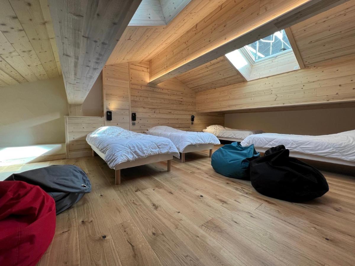 Ours Polaire Bel Appartement Village Et Pistes La Clusaz Luaran gambar